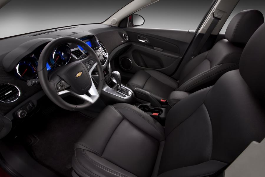  Chevrolet Cruze RS 2011 года  (фото 7 из 18)
